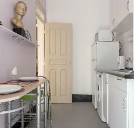 Metade Flat Πανσιόν Lisboa